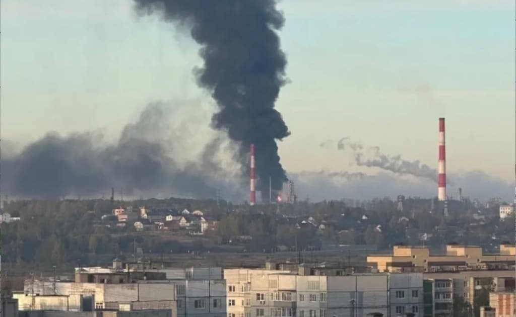 Ukraina dronlari talafoti tufayli Rossiya benzin sotib olish uchun Osiyo tomon yuzlandi