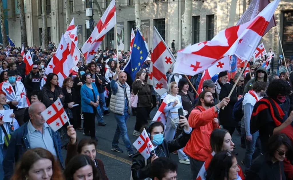 Gurjistonda odamlar nimadan norozi?