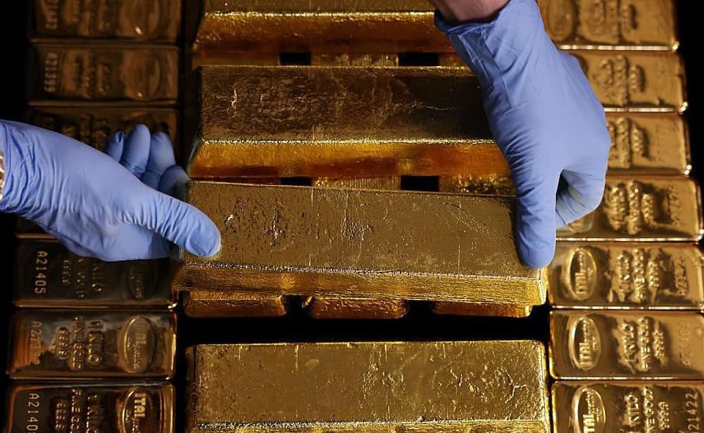 Oltin narxining rekord darajaga ko‘tarilishiga sabab Trampmi?