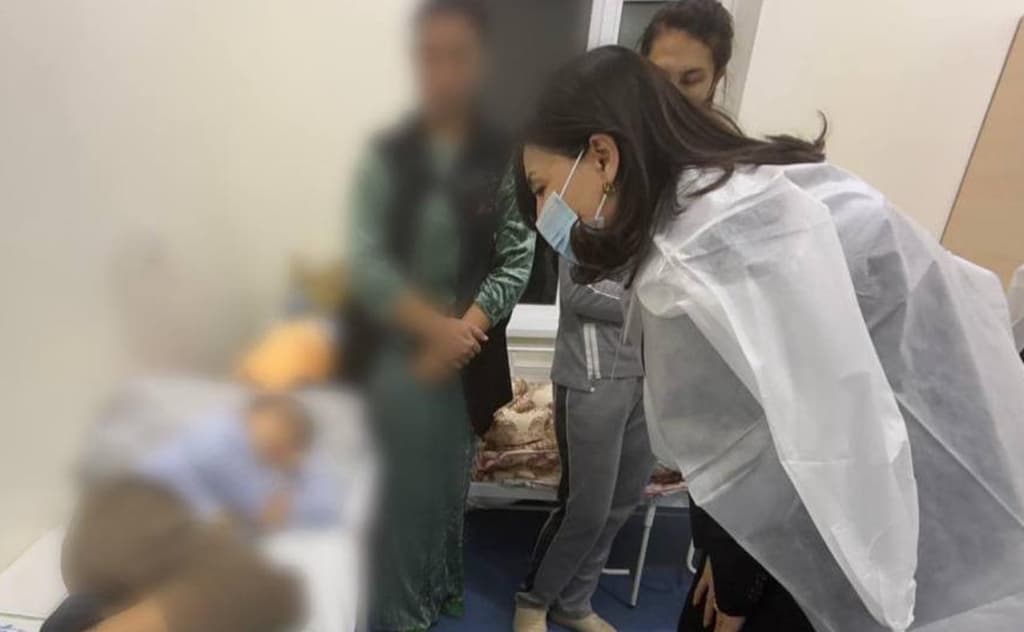 Bolalar ombudsmani Jizzaxda zaharlangan bolalar holidan xabar oldi