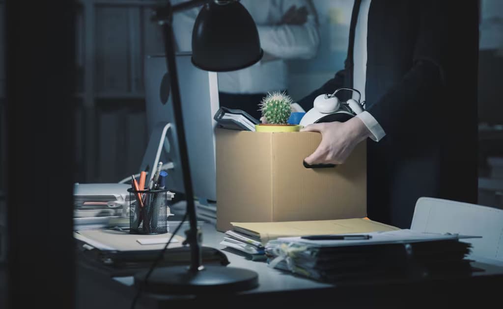 Davlat banklarida shtatlar qisqartiriladi, bank-moliya sohasi xodimlari maoshi ham