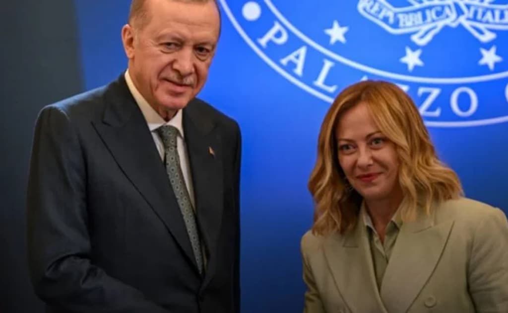 Erdo‘g‘an Meloniga sigaret chekmaslikni maslahat berdi