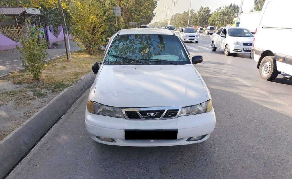 Marg‘ilonda Nexia haydovchisi uch nafar o‘quvchini urib yubordi