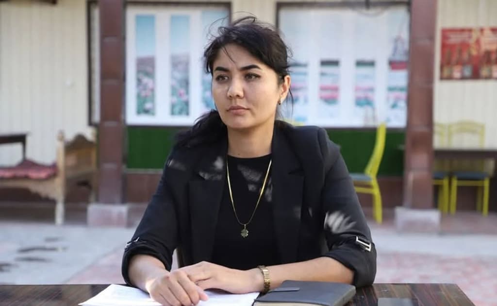 Фарғоналик мактаб директори «троллар» ҳужумига учраётганини айтмоқда