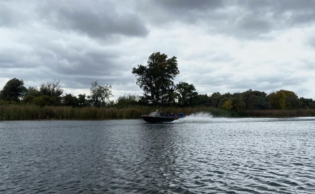 Dnipro sohilida qurshovda qolgan rus askarlari ochlikdan halok bo‘layotgani aytilmoqda
