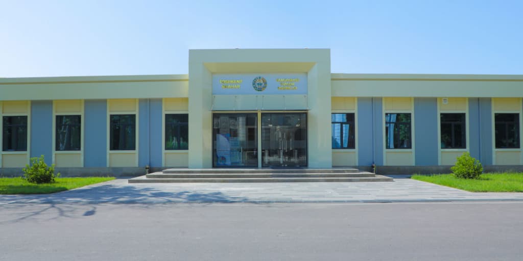 Tuman va shahar hokimliklari uchun yangi binolar quriladi