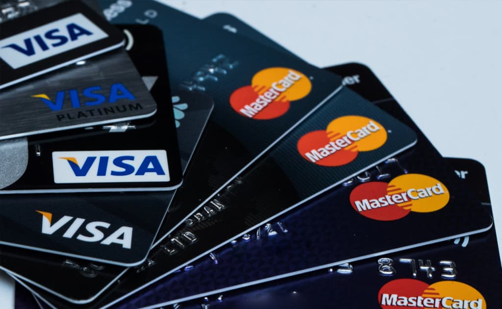 Yevroittifoq rossiyaliklarning Visa va Mastercard kartalariga ulanishini yopdi