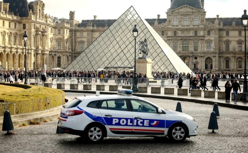 Fransiyada Luvr muzeyini tunagan guruhning ikki a’zosi qo‘lga olindi