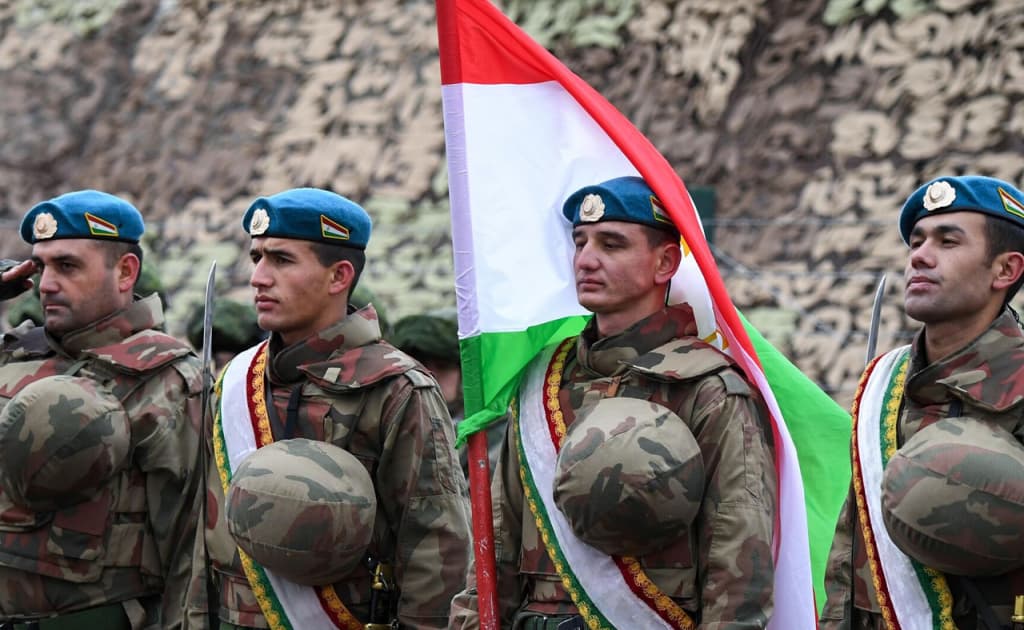 Tojikistondagi hamma o‘qituvchilar harbiy xizmatdan ozod qilindi