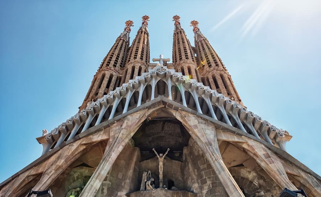 Sagrada Familia dunyodagi eng baland cherkovga aylandi