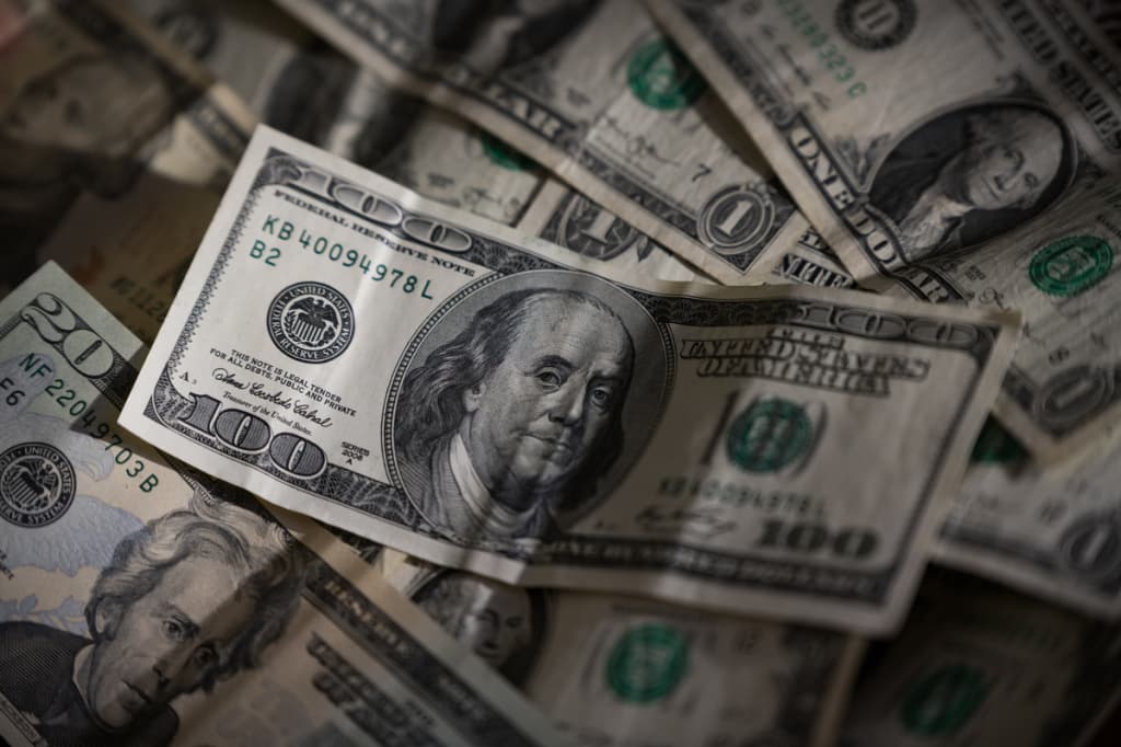 Bugun qaysi banklarda dollar ayirboshlash qulayroq?