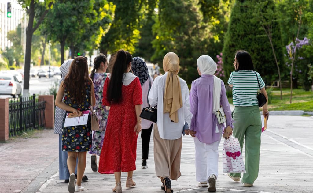 7 yilda ikki barobar o‘sish: O‘zbekistonda ayollarning yarmi bank hisobvarag‘iga ega bo‘ldi