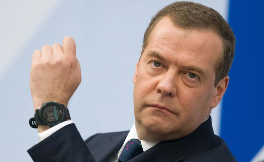Trampning og‘zi «portladi» — Medvedev javoban «O‘lik qo‘l» tahdidini ishga soldi