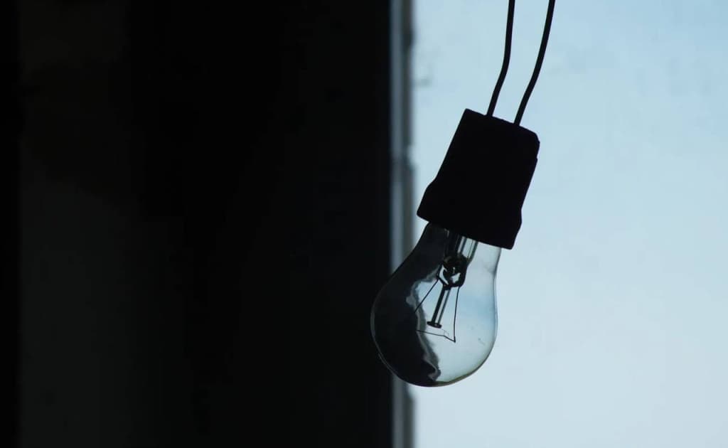 Toshkentda elektr uzilishlari yuzasidan energetika vaziriga senator so‘rovi yuborildi