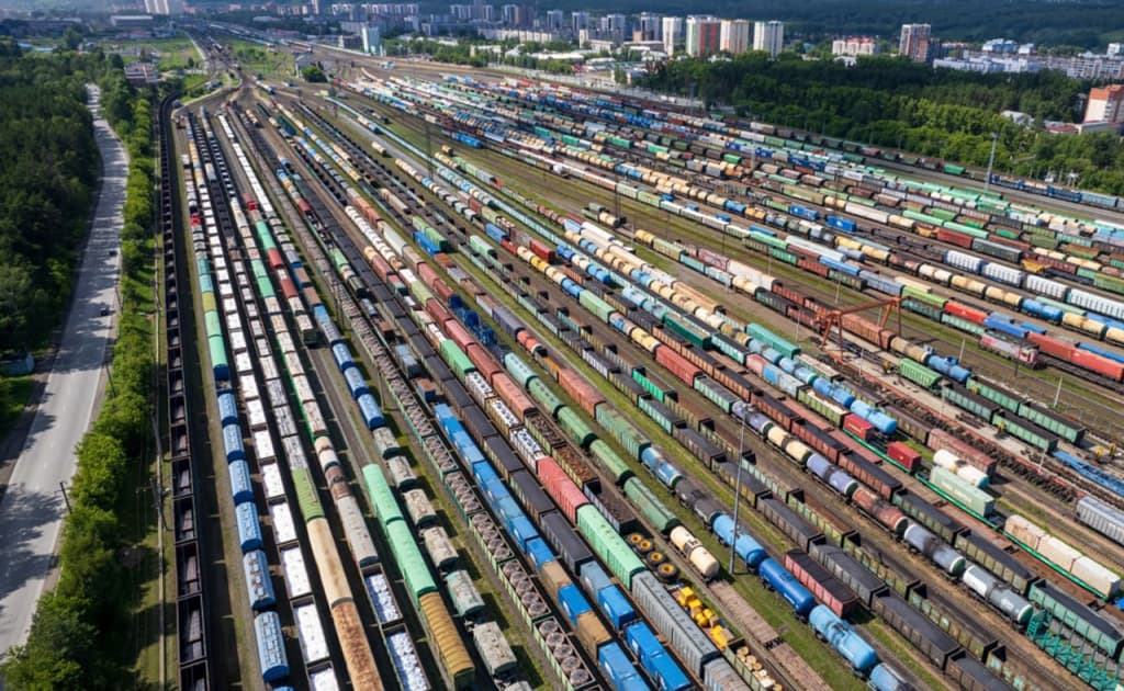 Rossiya iqtisodiyoti sanksiyalar ortidan «g‘ildiragi bo‘shagan mashina»dek depsinib qoldi