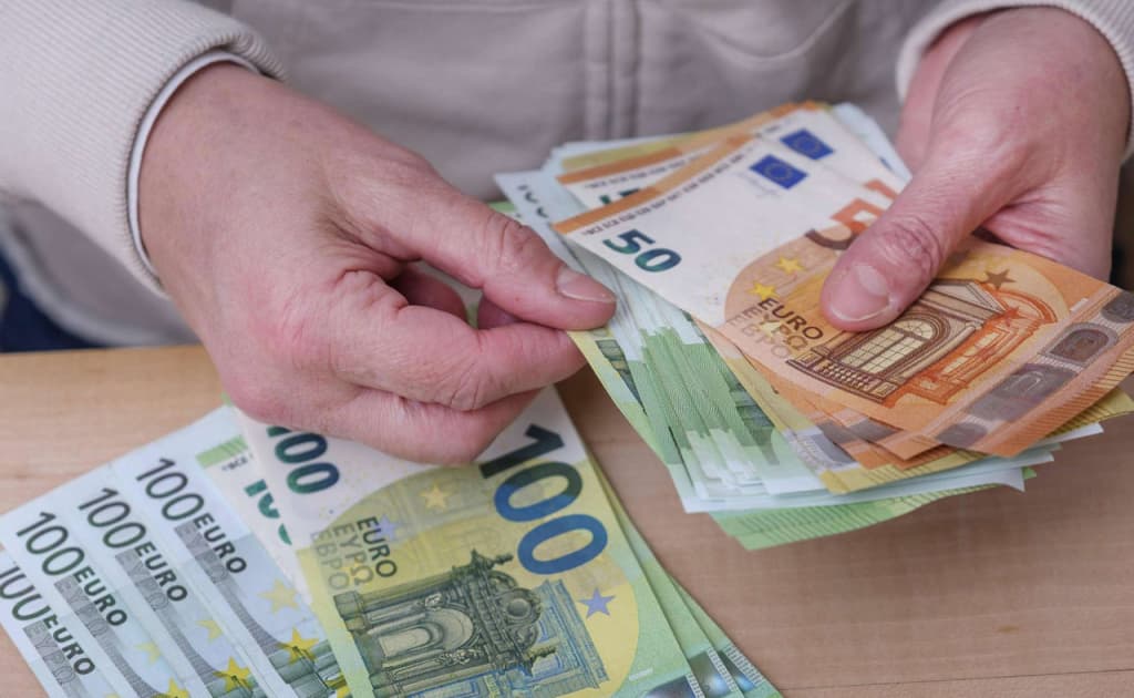 Yevropa yangi dizayndagi yevro banknotlarini joriy qiladi