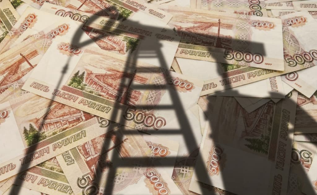 Rossiyada o‘rtacha ish haqi ilk bor 100 ming rubldan oshib ketdi