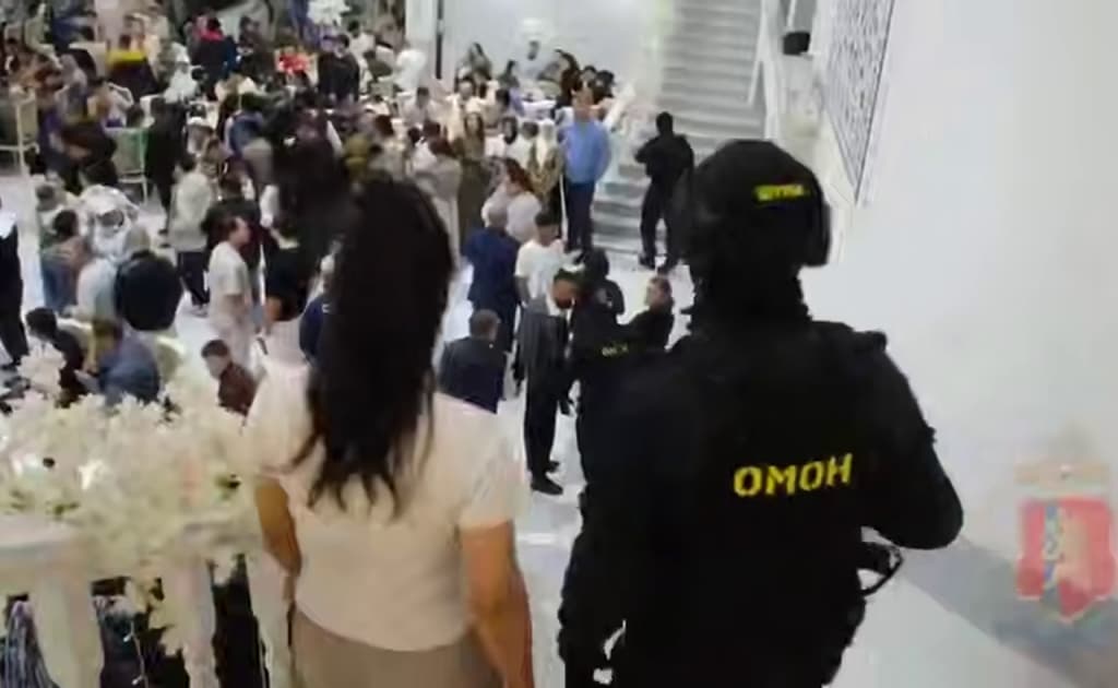 Rosgvardiya xodimlari Jaloliddin Ahmadaliyev konsertiga bostirib kirdi