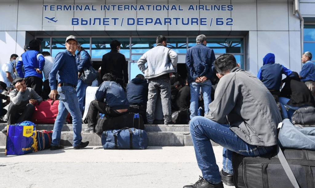Rossiya hukumati 1,4 mingga yaqin migrantni deportatsiya qilishga qaror chiqardi