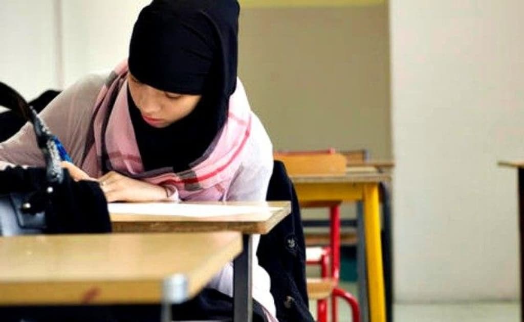 Rossiyaning yana bir hududida maktablarga hijobda borish taqiqlandi