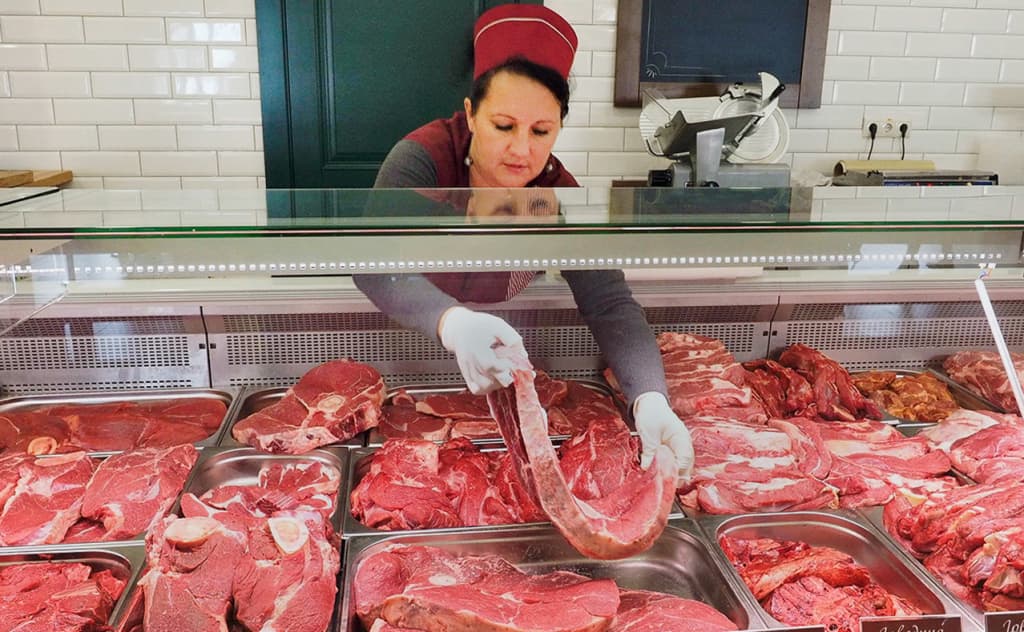 Rossiyada go‘sht rekord darajada qimmatlamoqda: narxlarning o‘sishiga sabab nima?