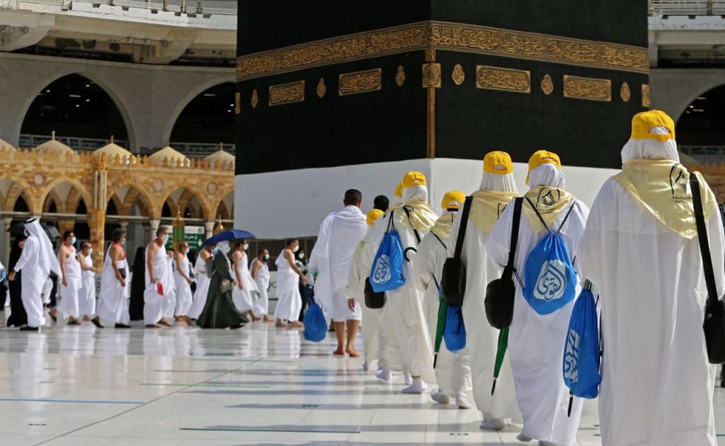 Saudiya Arabistoni barcha viza egalariga umra qilishga ruxsat berdi