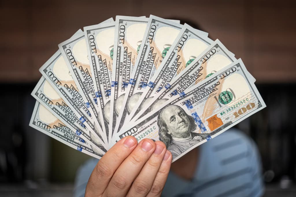 Bugun qaysi banklarda dollar ayirboshlash qulayroq?