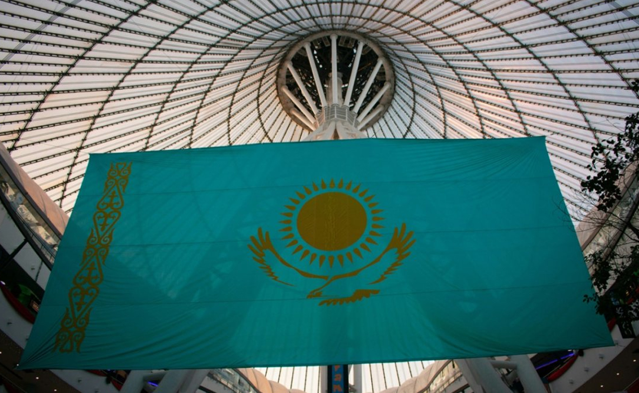 Bayroq uzb customkazakstan