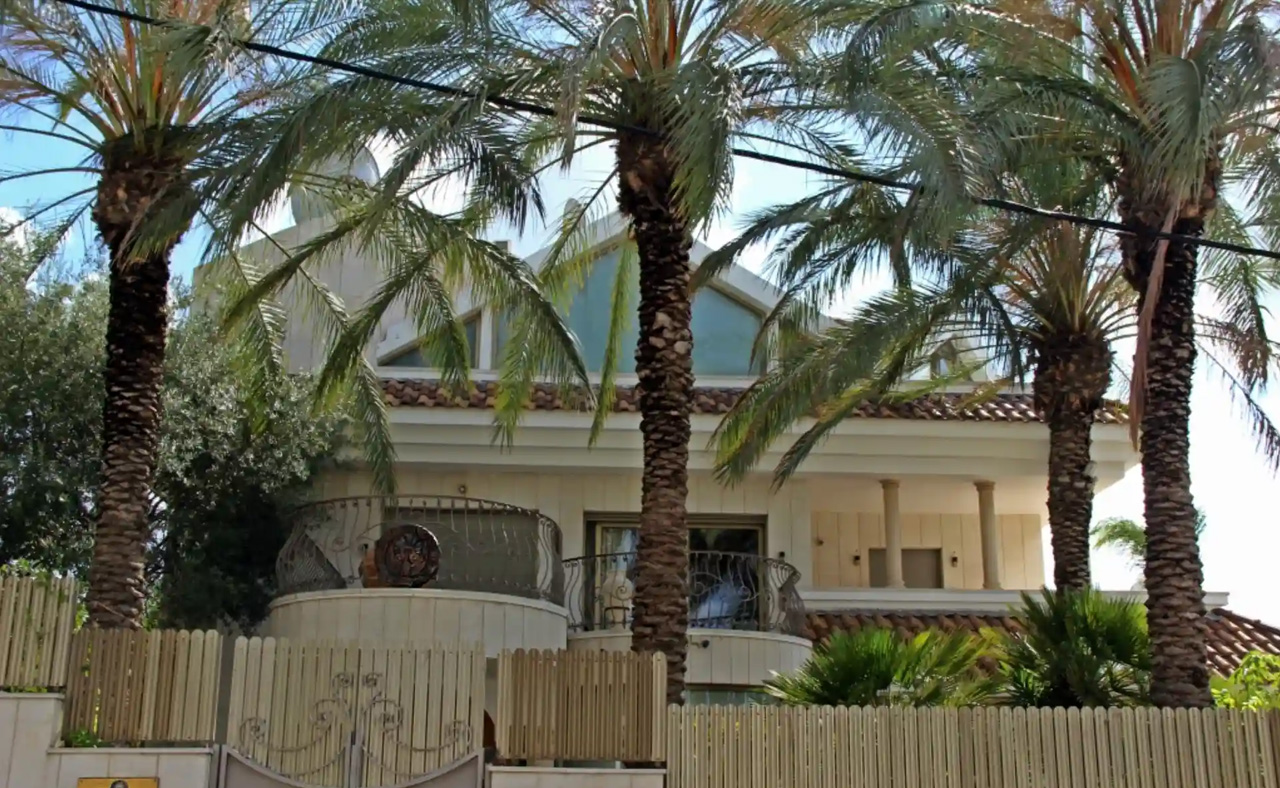Uz embassy il